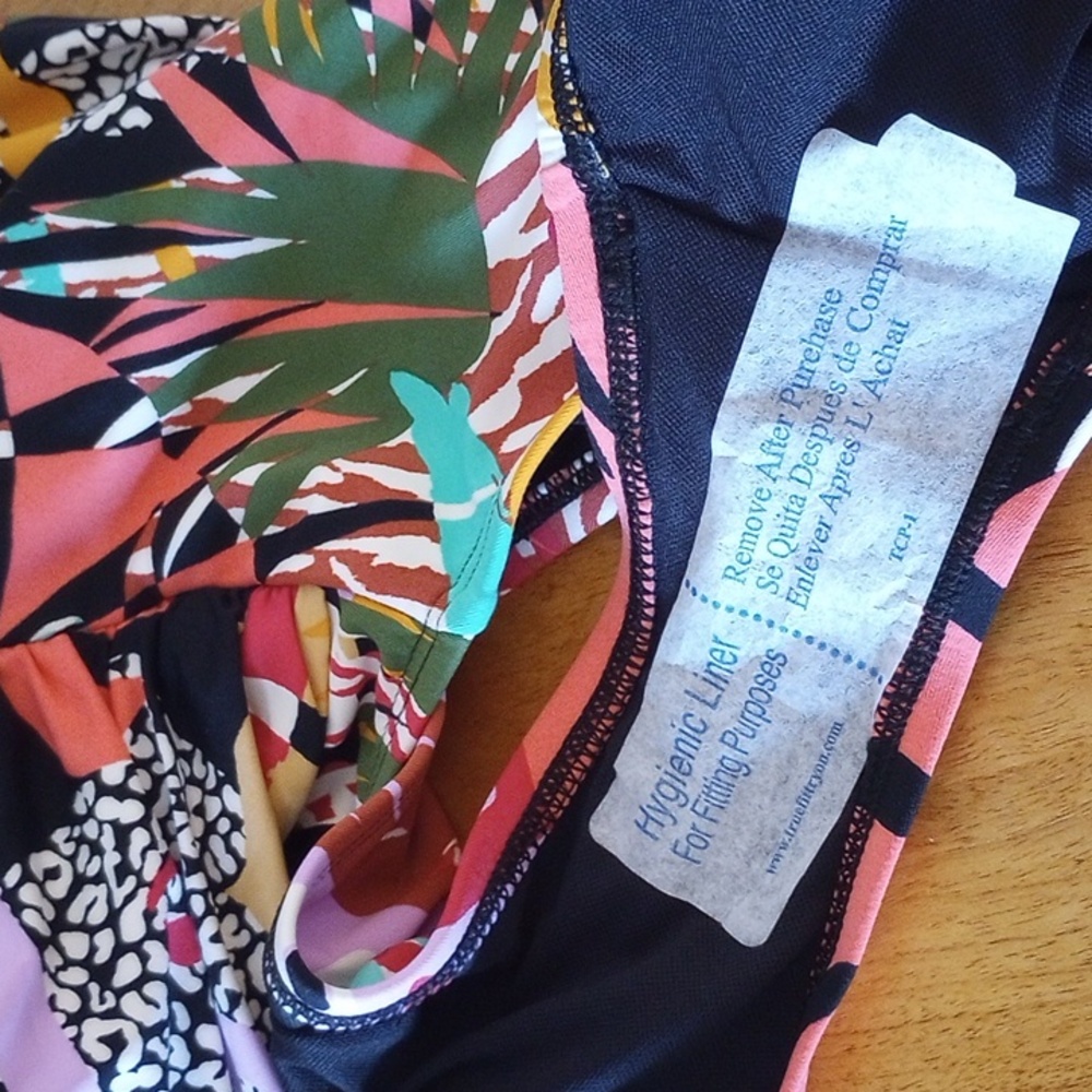 Bleu Rod Beattie Cap Sleeve Swimsuit - Picture 4 of 4